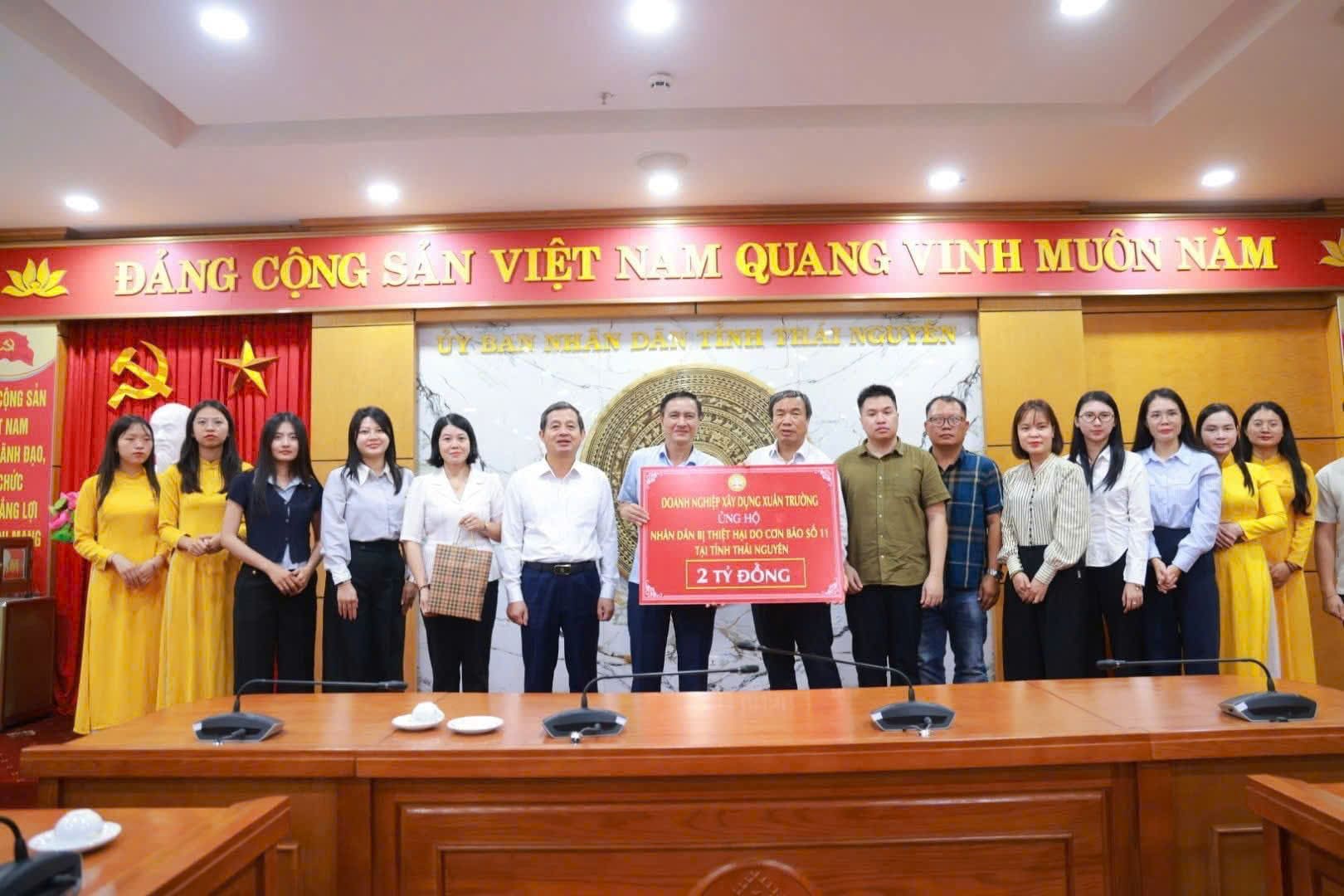 DOANH NGHIỆP XÂY DỰNG XUÂN TRƯỜNG ỦNG HỘ 2,5 TỶ ĐỒNG HỖ TRỢ KHẮC PHỤC HẬU QUẢ BÃO SỐ 11